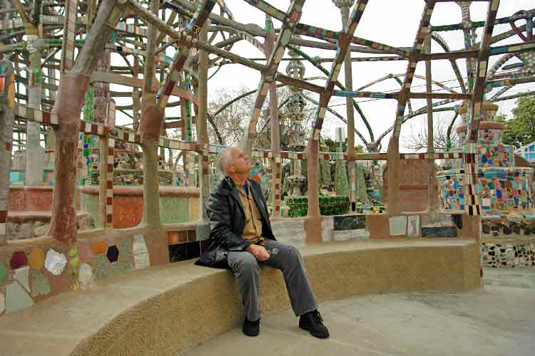 I'm the webmaster of the Watts Towers site. I admire them from my sculptor's point of view.